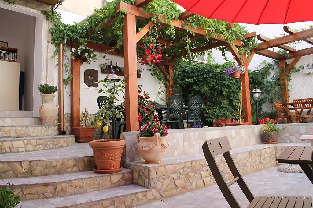 Bed And Breakfast Alberini Noto Italy